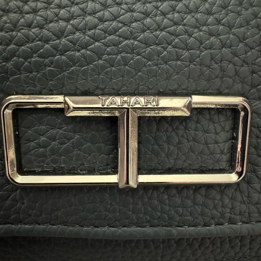 Tahari Blue Gray Textured Wallet NWT - Picture 2 of 8